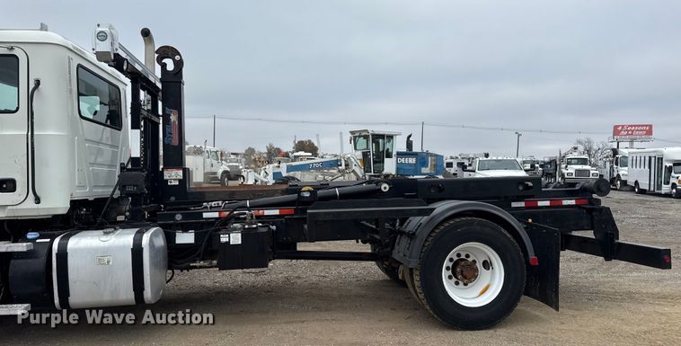 image for item EG1843 2014 Mack CXU612 hook lift truck