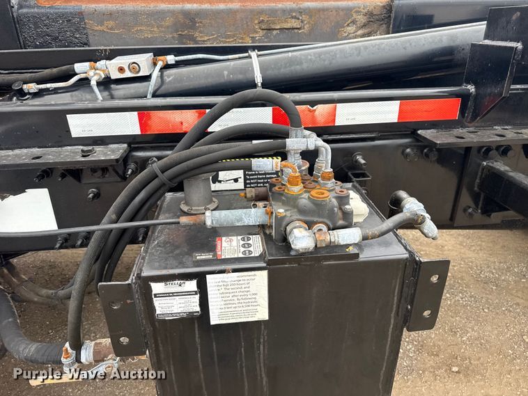 image for item EG1843 2014 Mack CXU612 hook lift truck