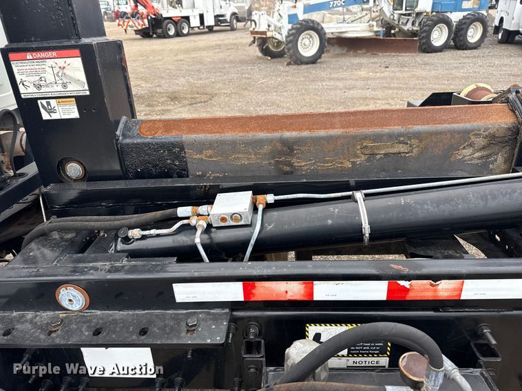 image for item EG1843 2014 Mack CXU612 hook lift truck