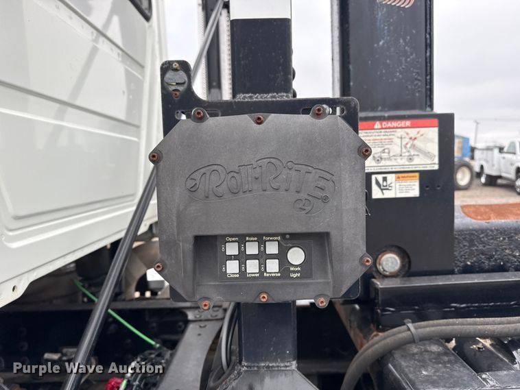 image for item EG1843 2014 Mack CXU612 hook lift truck