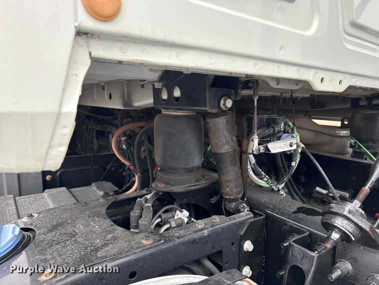 image for item EG1843 2014 Mack CXU612 hook lift truck