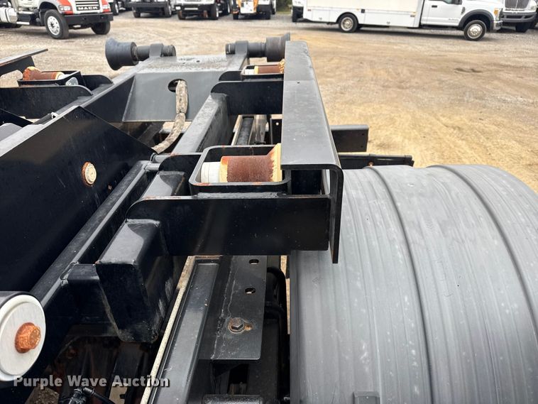 image for item EG1843 2014 Mack CXU612 hook lift truck