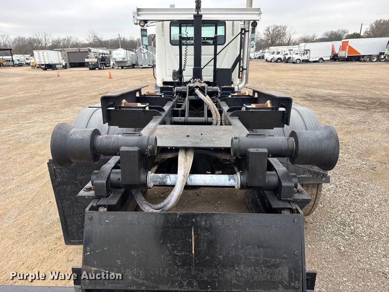 image for item EG1843 2014 Mack CXU612 hook lift truck