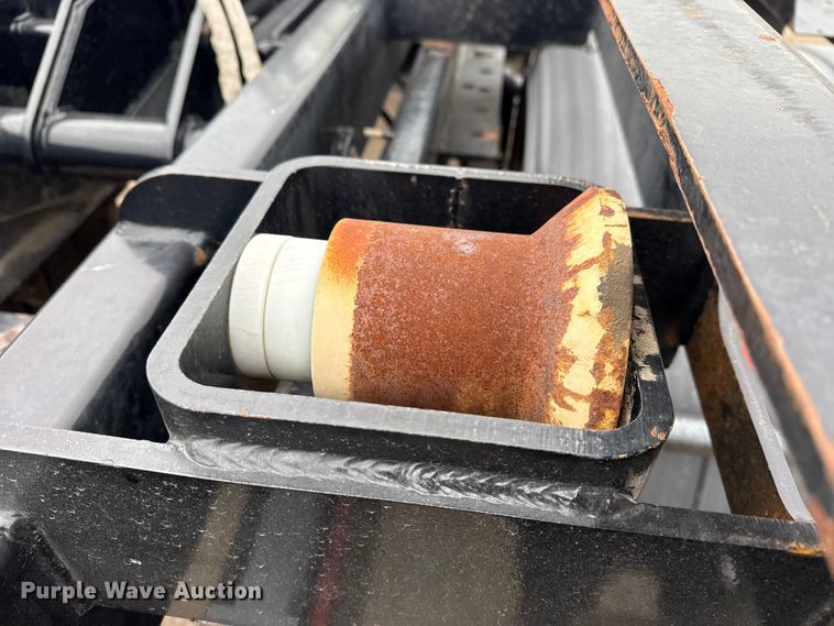 image for item EG1843 2014 Mack CXU612 hook lift truck