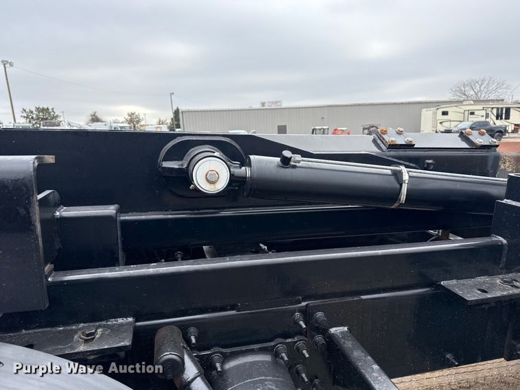 image for item EG1843 2014 Mack CXU612 hook lift truck