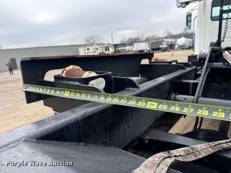 image for item EG1843 2014 Mack CXU612 hook lift truck