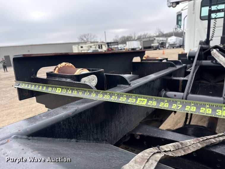 image for item EG1843 2014 Mack CXU612 hook lift truck