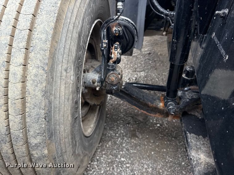 image for item EG1843 2014 Mack CXU612 hook lift truck