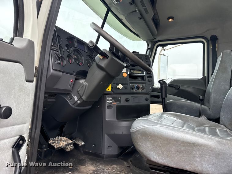 image for item EG1843 2014 Mack CXU612 hook lift truck