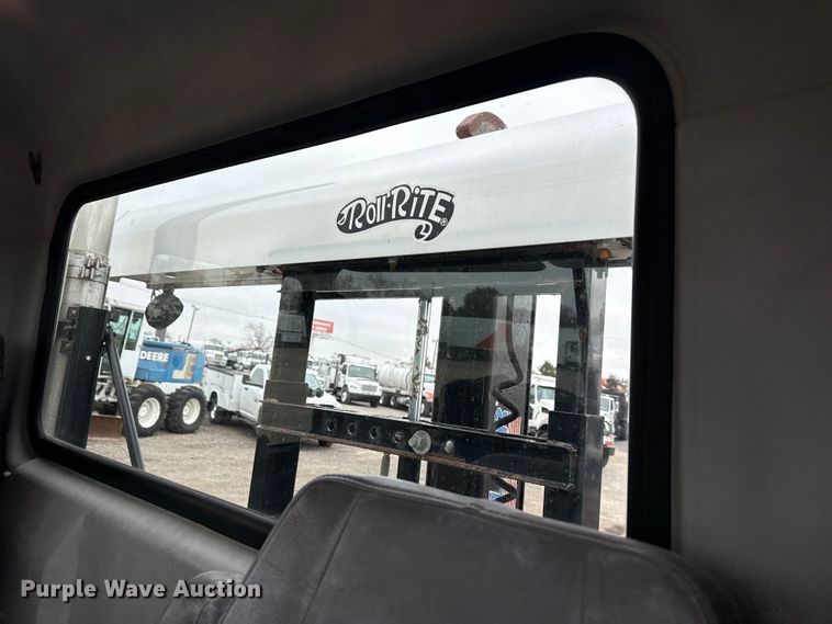 image for item EG1843 2014 Mack CXU612 hook lift truck