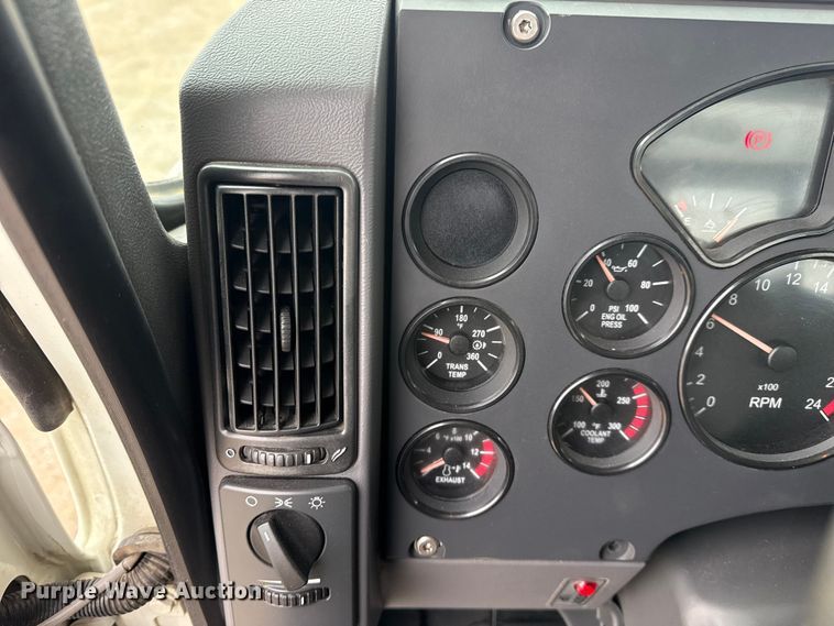 image for item EG1843 2014 Mack CXU612 hook lift truck