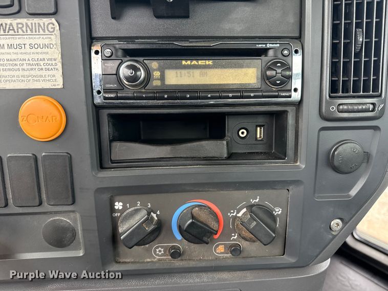 image for item EG1843 2014 Mack CXU612 hook lift truck