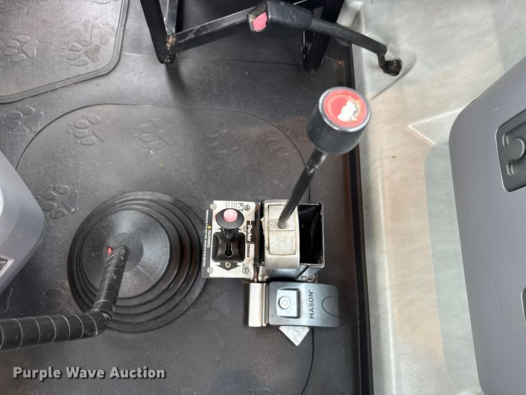 image for item EG1843 2014 Mack CXU612 hook lift truck