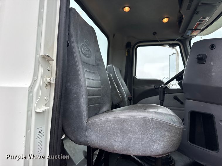 image for item EG1843 2014 Mack CXU612 hook lift truck