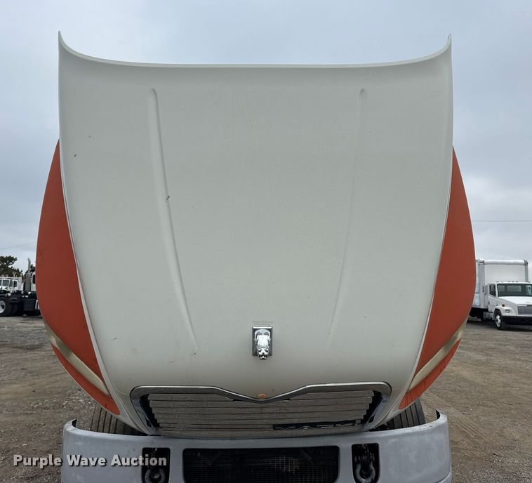 image for item EG1843 2014 Mack CXU612 hook lift truck