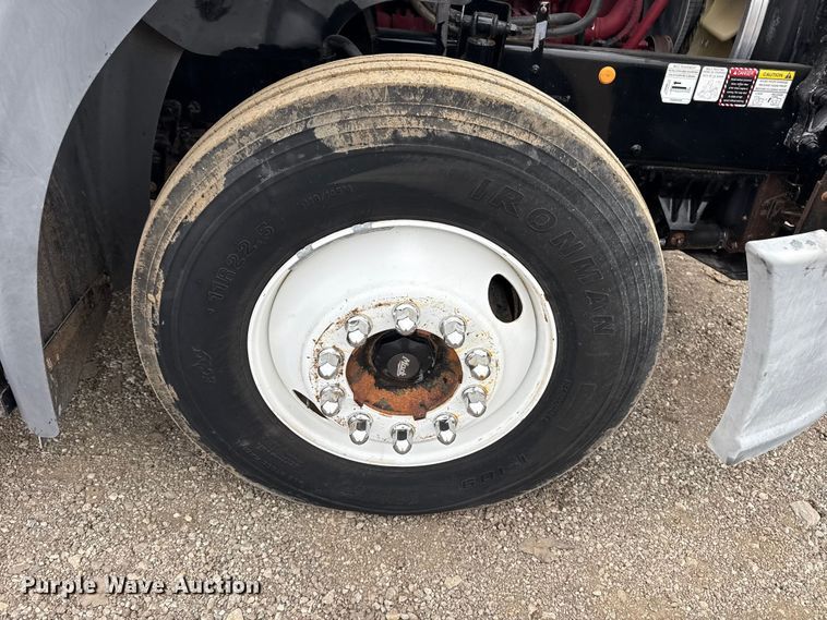 image for item EG1843 2014 Mack CXU612 hook lift truck