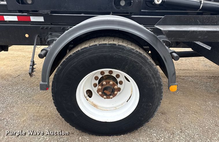 image for item EG1843 2014 Mack CXU612 hook lift truck