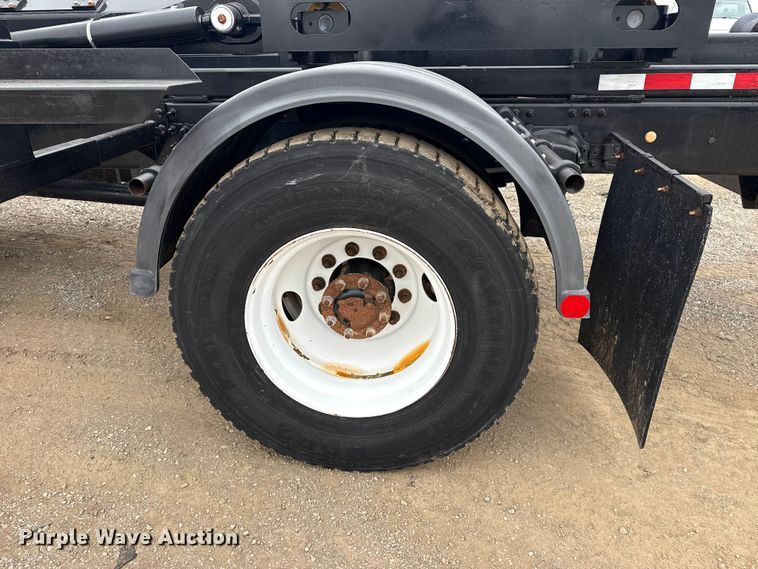 image for item EG1843 2014 Mack CXU612 hook lift truck