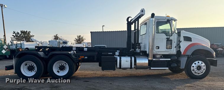 image for item EG1846 2013 Mack GU713 hook lift truck