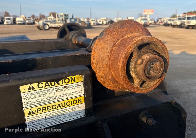 image for item EG1846 2013 Mack GU713 hook lift truck