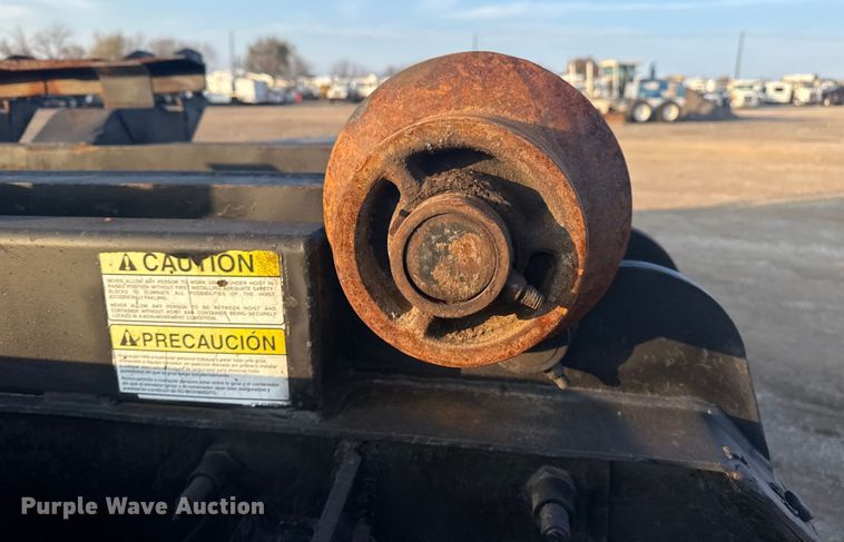 image for item EG1846 2013 Mack GU713 hook lift truck