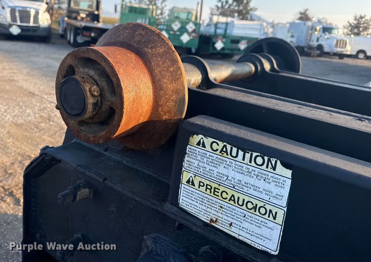 image for item EG1846 2013 Mack GU713 hook lift truck