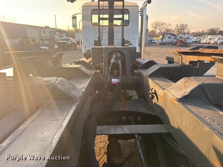 image for item EG1846 2013 Mack GU713 hook lift truck