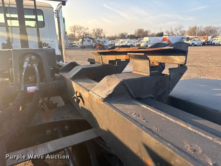 image for item EG1846 2013 Mack GU713 hook lift truck