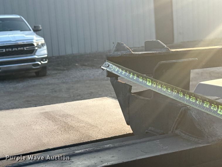 image for item EG1846 2013 Mack GU713 hook lift truck