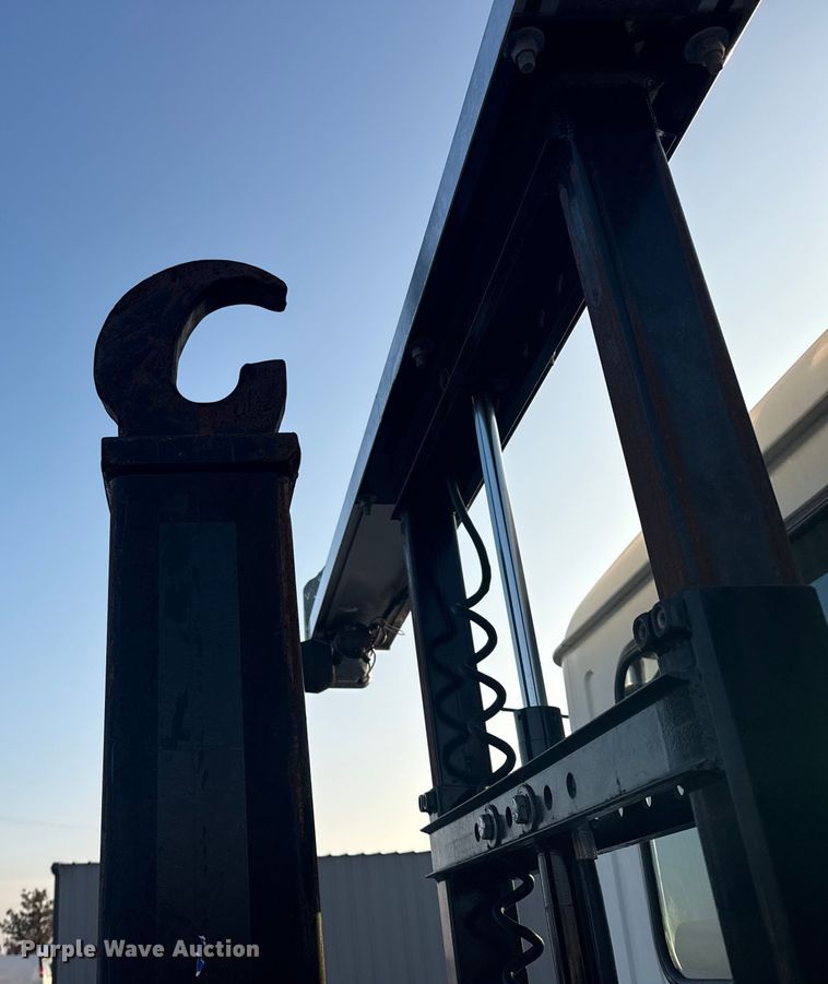 image for item EG1846 2013 Mack GU713 hook lift truck