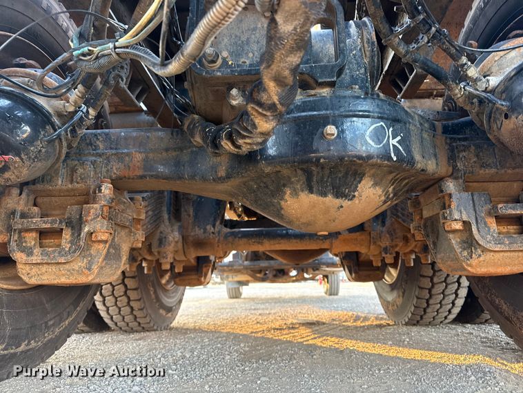 image for item EG1846 2013 Mack GU713 hook lift truck