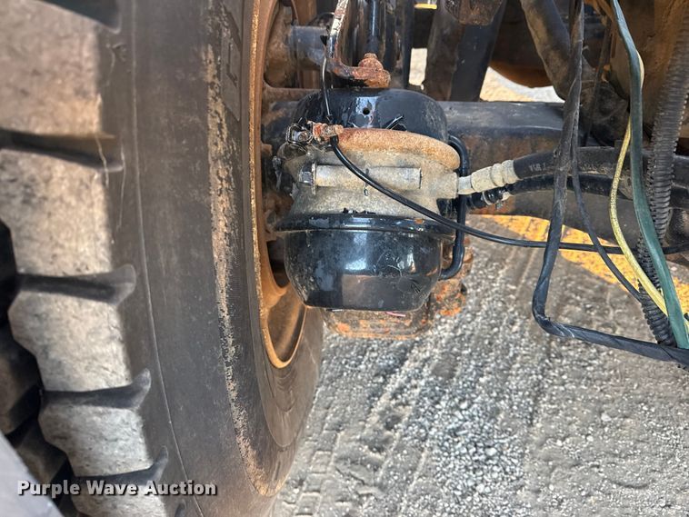 image for item EG1846 2013 Mack GU713 hook lift truck