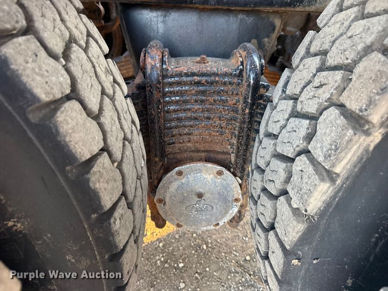 image for item EG1846 2013 Mack GU713 hook lift truck