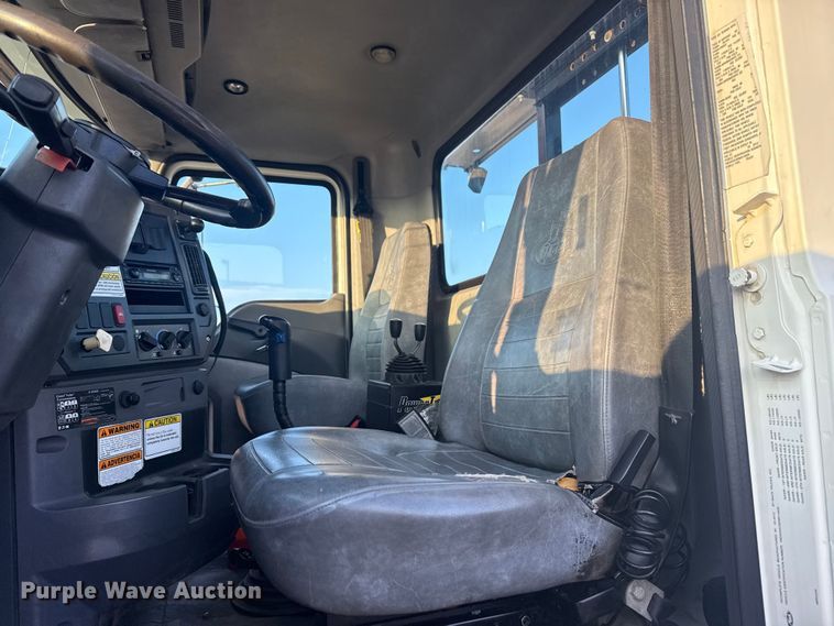 image for item EG1846 2013 Mack GU713 hook lift truck