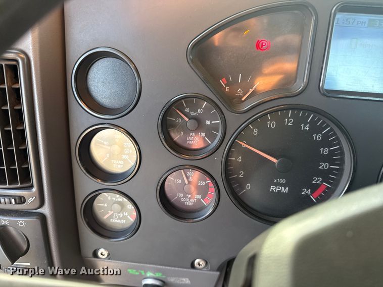 image for item EG1846 2013 Mack GU713 hook lift truck