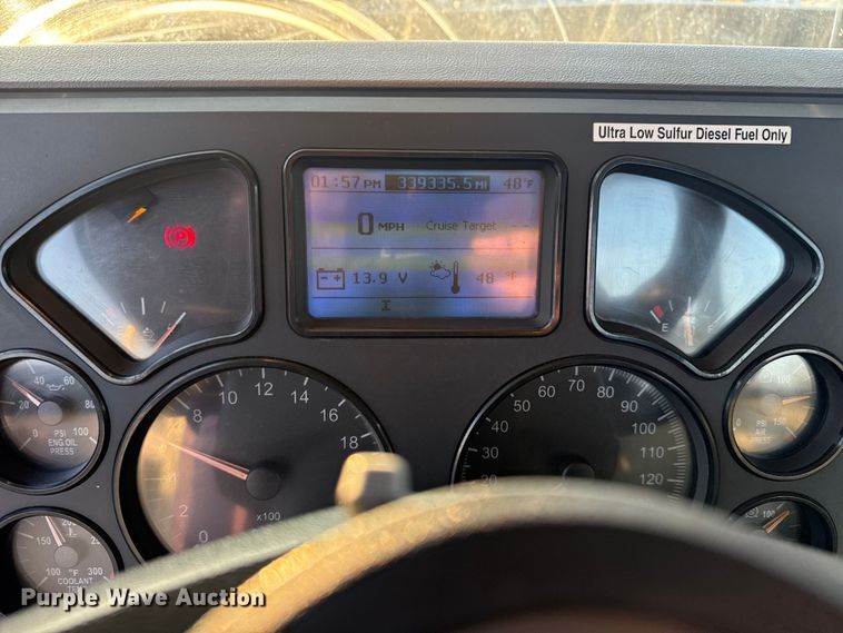 image for item EG1846 2013 Mack GU713 hook lift truck