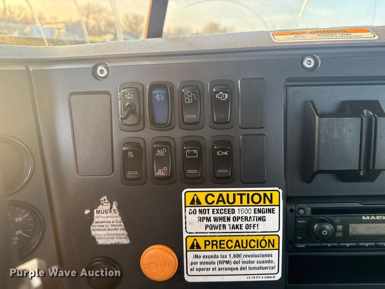 image for item EG1846 2013 Mack GU713 hook lift truck