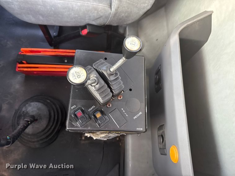 image for item EG1846 2013 Mack GU713 hook lift truck