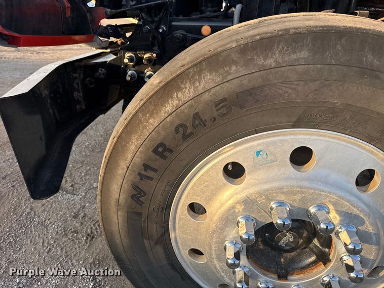 image for item EG1846 2013 Mack GU713 hook lift truck