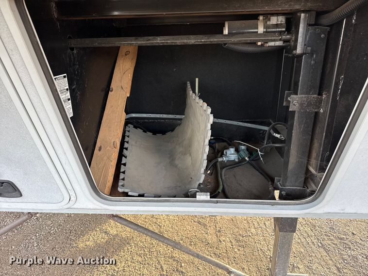 image for item EG1847 2013 Open Range Light camper