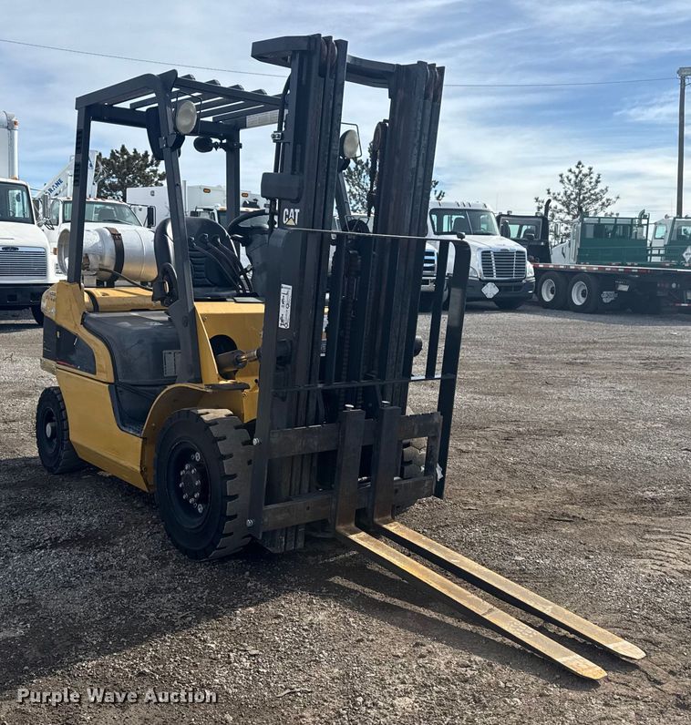 image for item EG1855 Caterpillar P4000 forklift