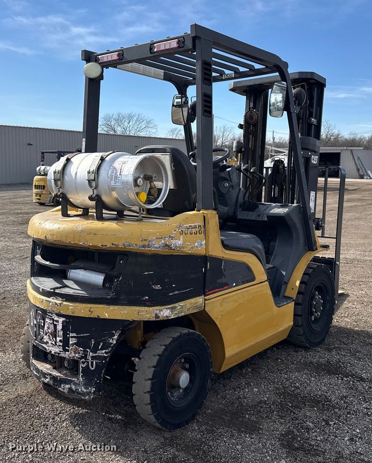 image for item EG1855 Caterpillar P4000 forklift