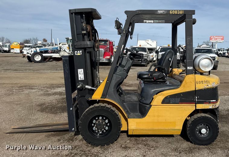 image for item EG1855 Caterpillar P4000 forklift