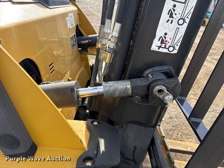 image for item EG1855 Caterpillar P4000 forklift