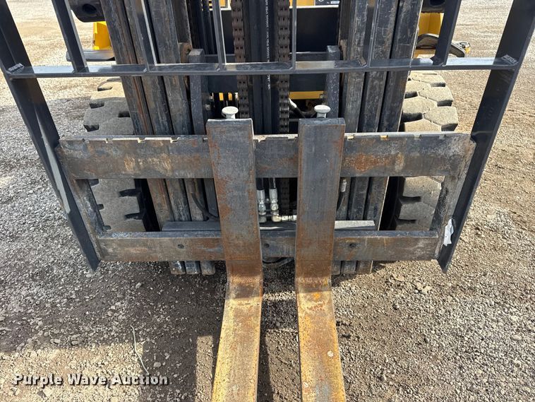 image for item EG1855 Caterpillar P4000 forklift