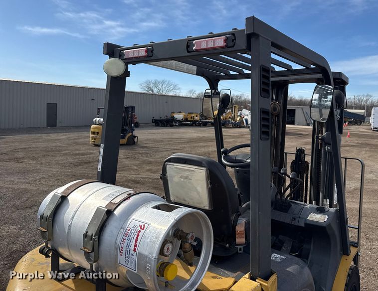 image for item EG1855 Caterpillar P4000 forklift