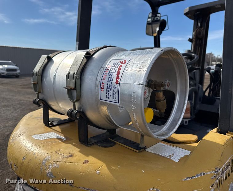 image for item EG1855 Caterpillar P4000 forklift