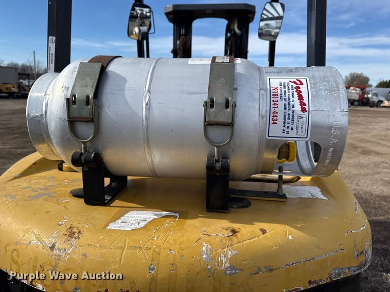 image for item EG1855 Caterpillar P4000 forklift