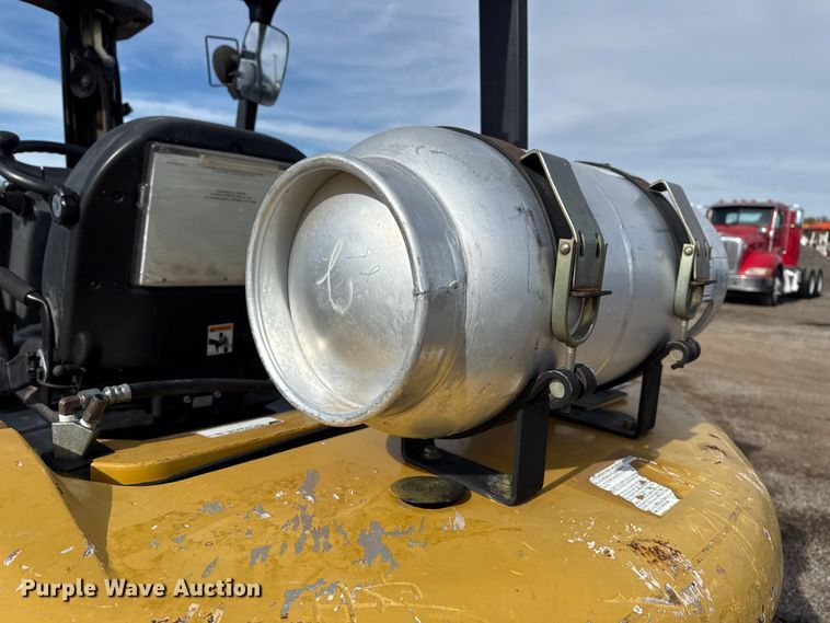 image for item EG1855 Caterpillar P4000 forklift