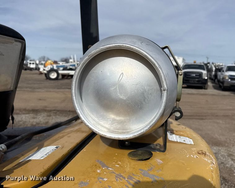 image for item EG1855 Caterpillar P4000 forklift